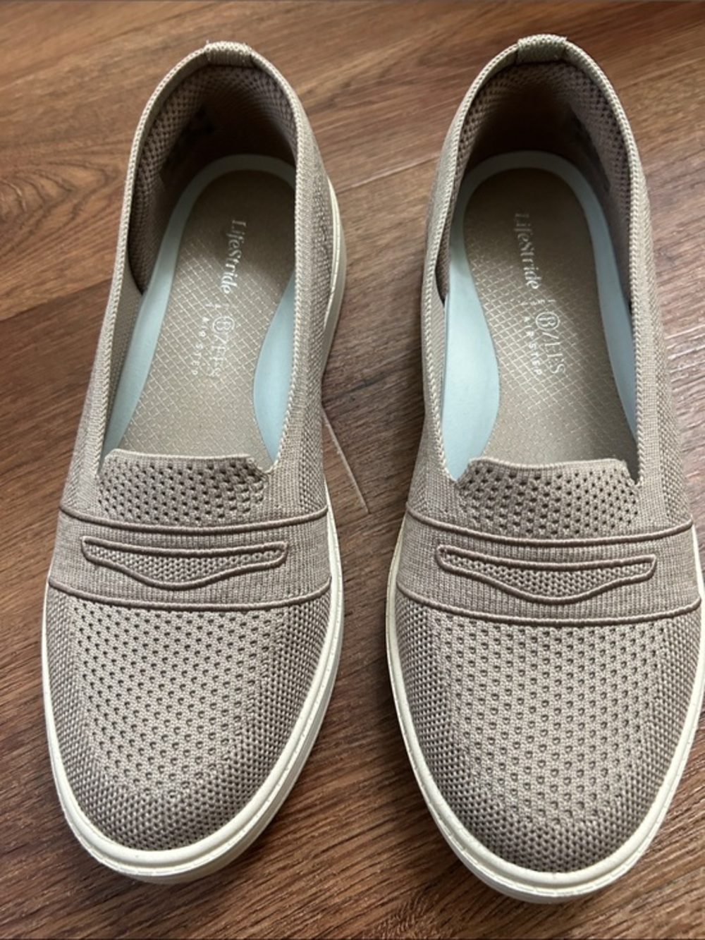 LifeStride BZees Slip On Taupe Shoes 7.5 M 7 1/2